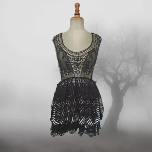 Vestido upcycling gótico mini de encaje