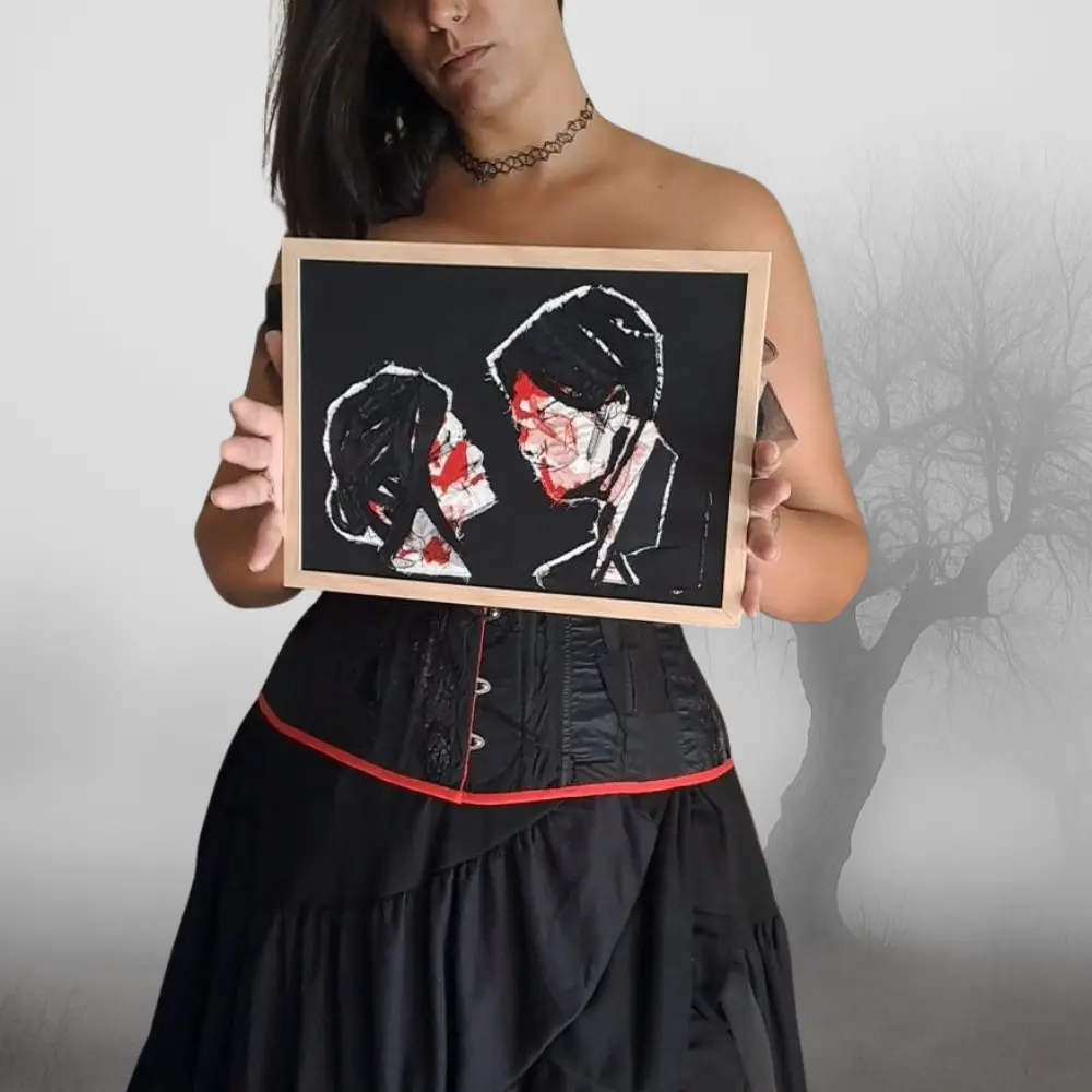 Cuadro upcycling Three Cheers Sweet Revenge MCR – arte alternativo con retales – decoración gótica - Imagen 2