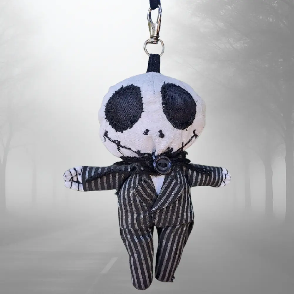 Llavero upcycling Halloween Jack Skellington – colección lablueblue día 8/31 – hecho a mano retales