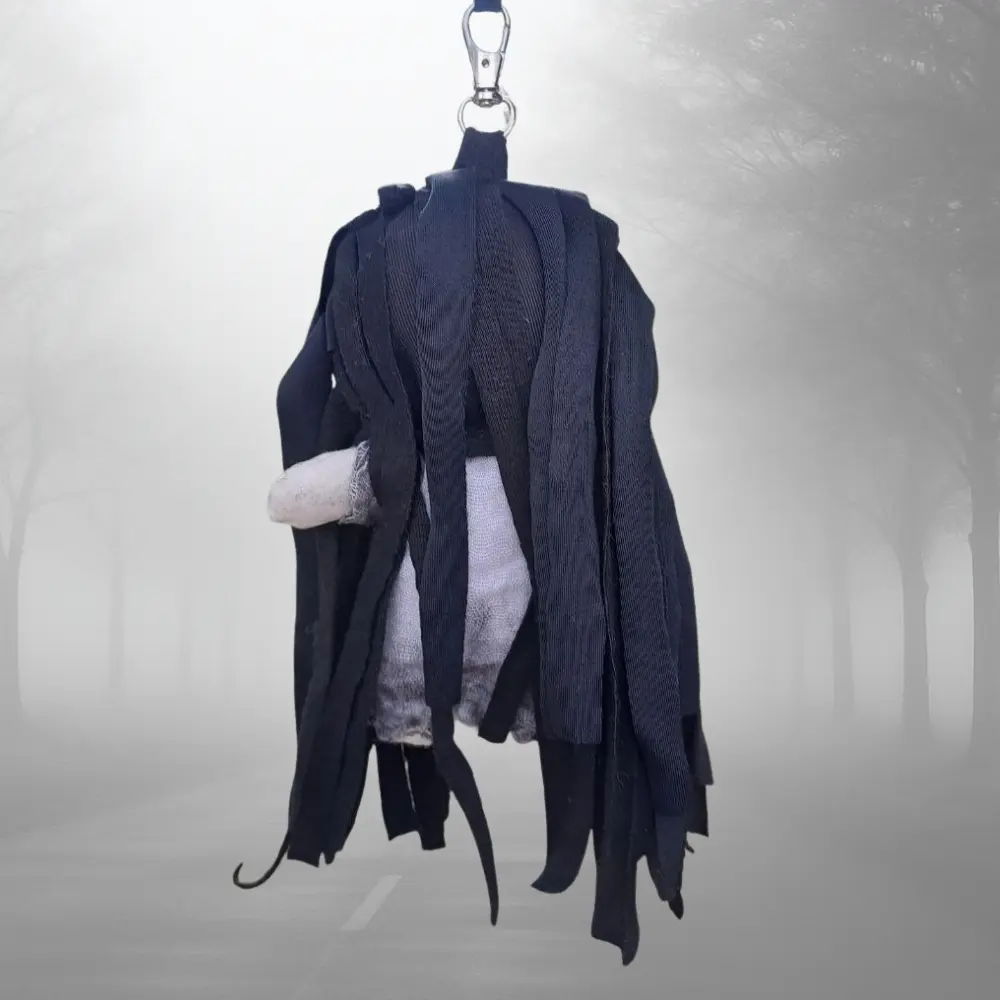 Llavero upcycling Halloween Samara The Ring – colección lablueblue día 9/31 – hecho a mano retales - Imagen 2